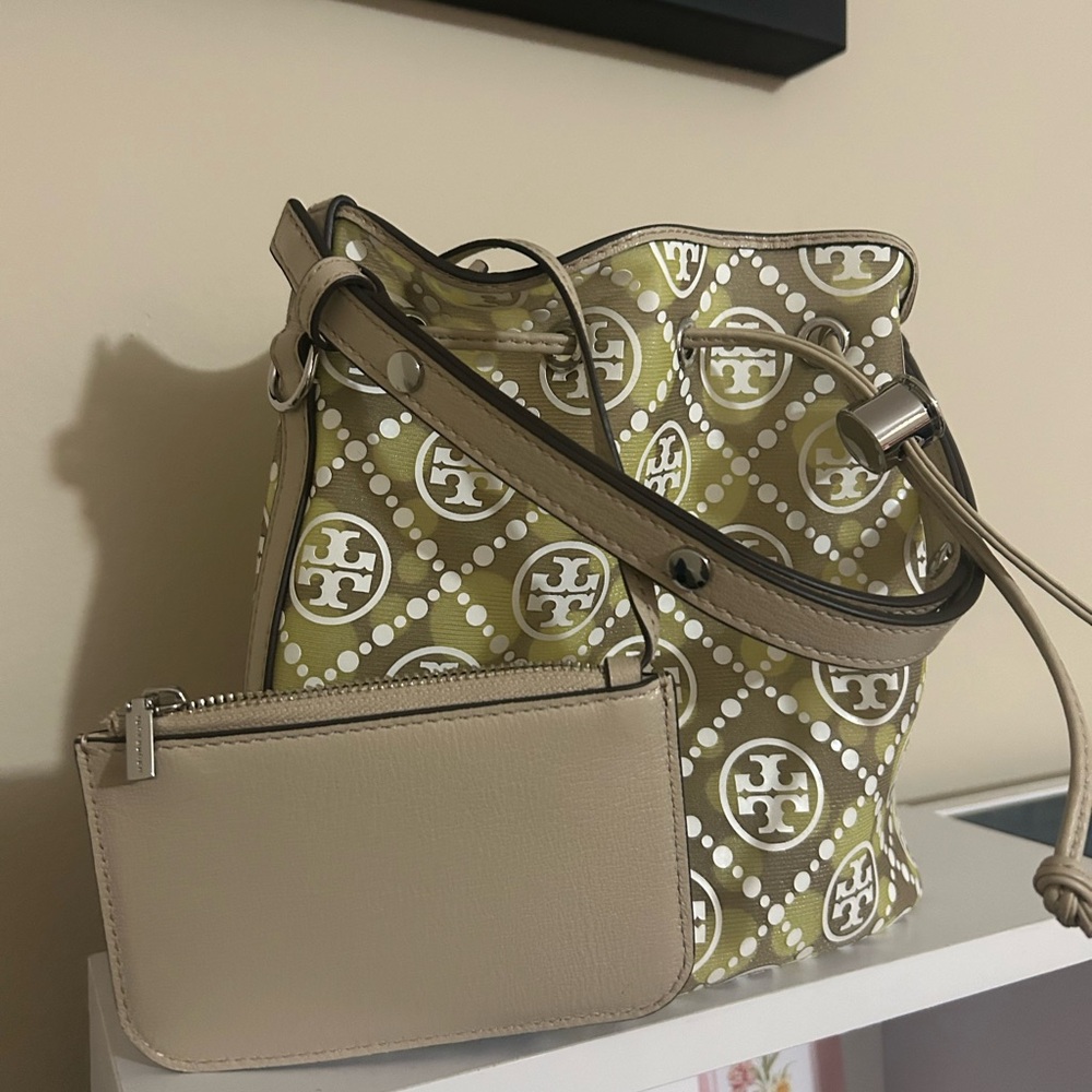 Tory Burch T Monogram Mesh Dot Bucket Bag
T Monogram Mesh Dot Bucket Bag - Picture 2 of 9